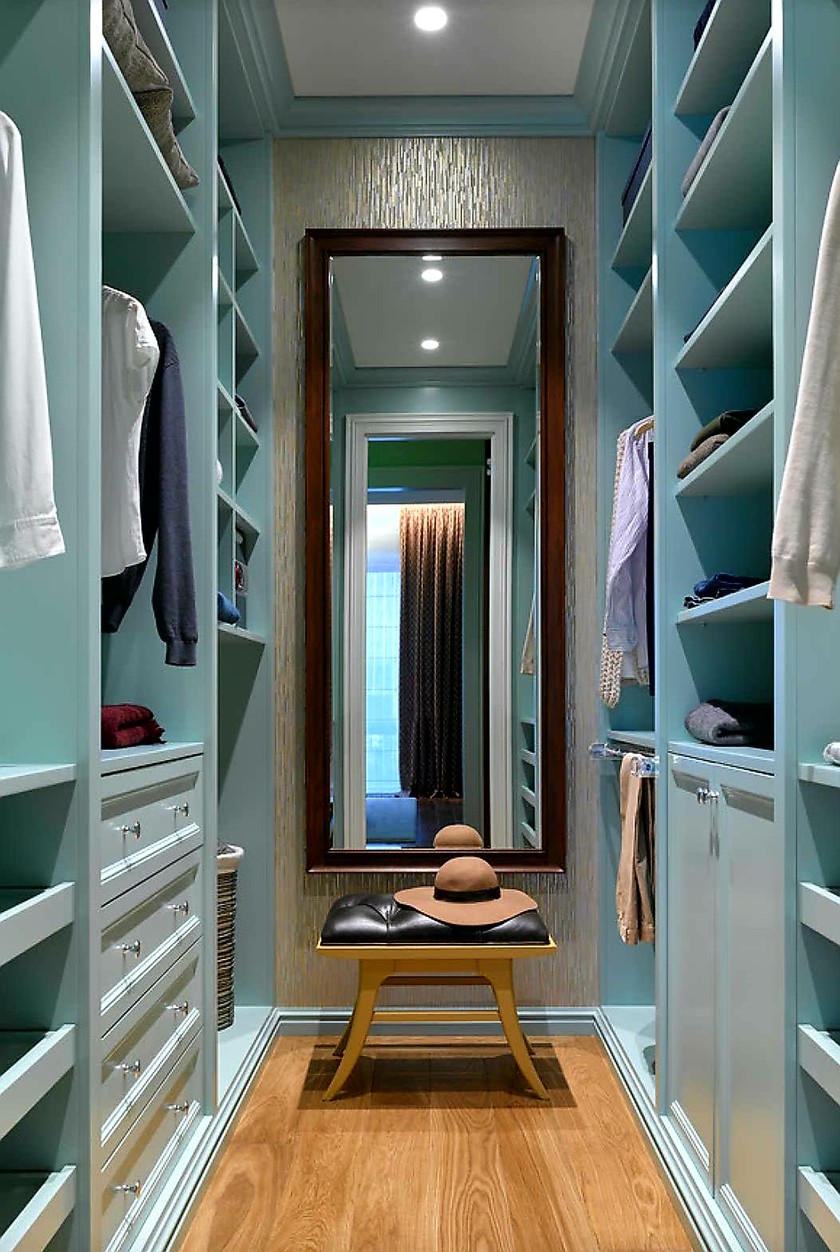 Параллельная гардеробная комната с большим зеркалом Ангарск