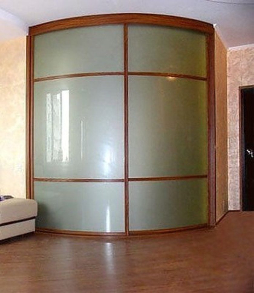 Встроенный шкаф купе радиусный в классическом стиле Ангарск